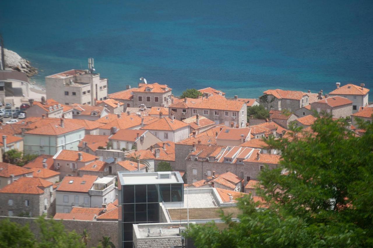 All Blue Budva Luaran gambar
